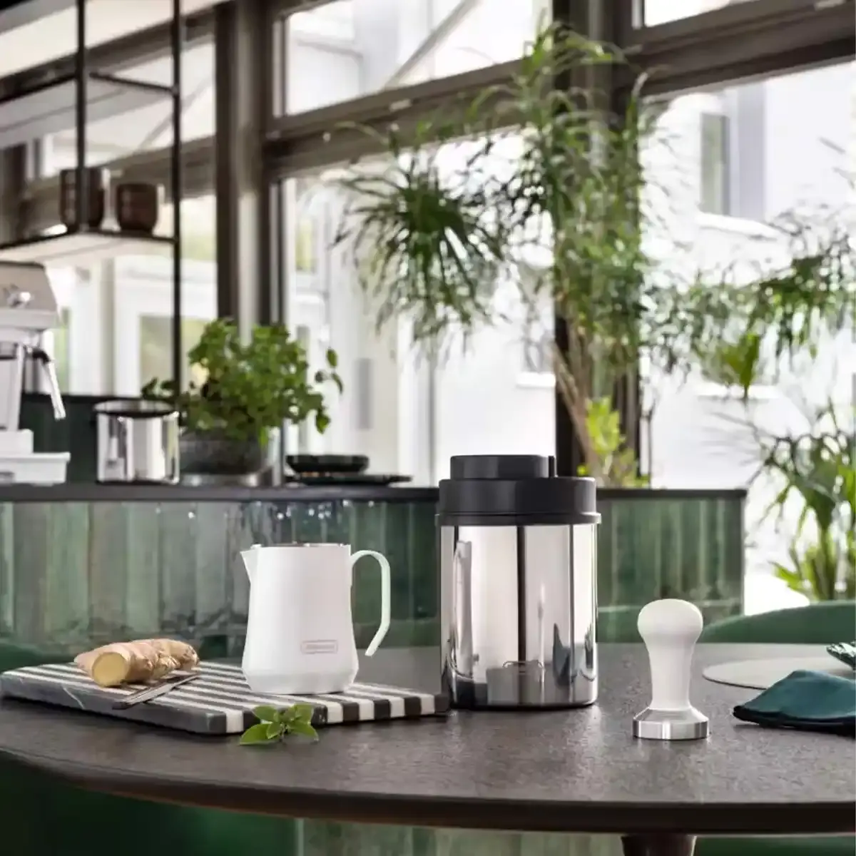 Kávé tárolására alkalmas vákuumos edény - DeLonghi